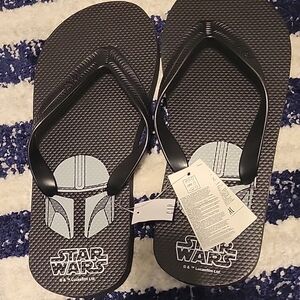 NWT Gap Mandalorian Flip Flops
